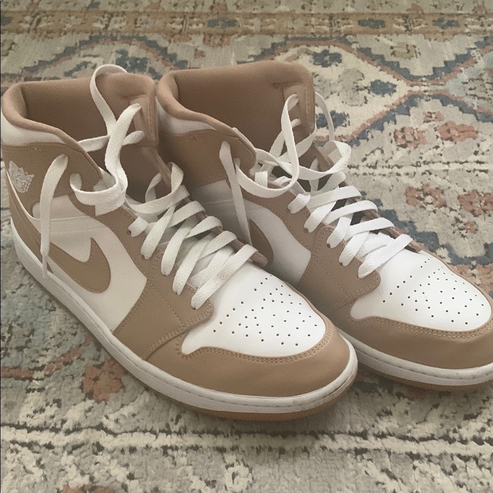 Jordan White and Tan Sneakers Classic Design - Picture 5 of 5